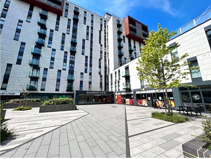 2 Bedroom Apartment For Sale In Victoria Avenue, Southend-on-Sea, Essex, SS2