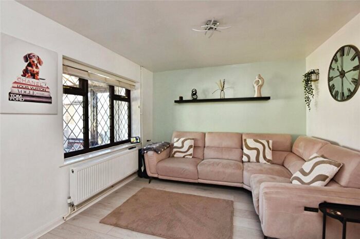 3 Bedroom Semi Detached House For Sale In Bircham Walk, Newcastle, Staffordshire, ST5