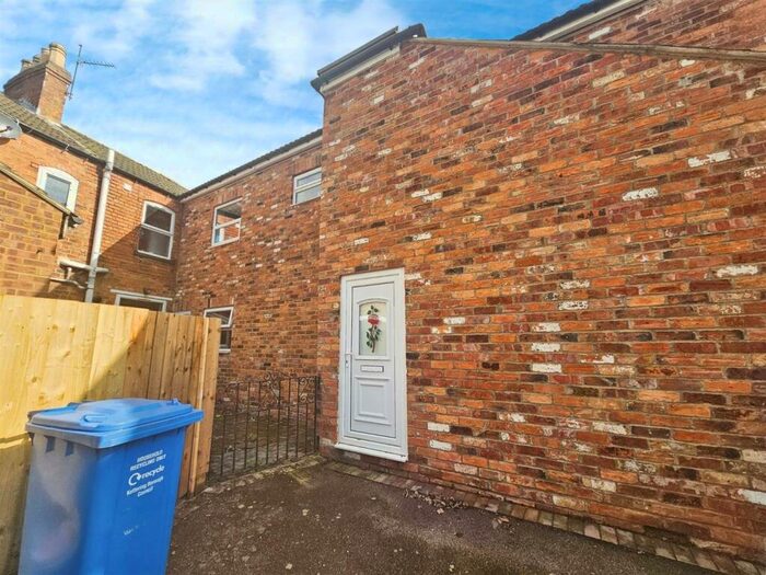 2 Bedroom Flat To Rent In Havelock Street, Kettering, Northants, NN16