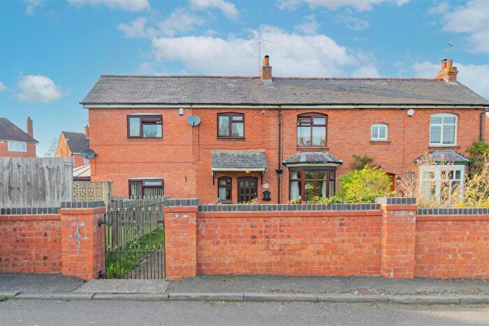 7 Bedroom Semi-Detached House For Sale In Holywell Lane, Birmingham, B45