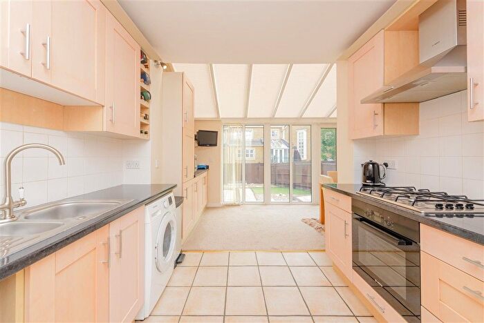3 Bedroom Terraced House For Sale In Sandpiper Close, Greenhithe, Kent, DA9