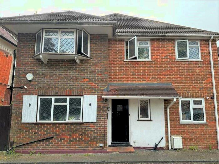 1 Bedroom Flat To Rent In Green Lane, Northwood, HA6