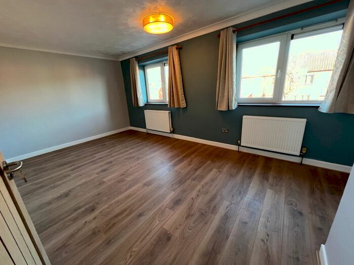 2 Bedroom Terraced House To Rent In Elmbridge Road, Hainault IG6