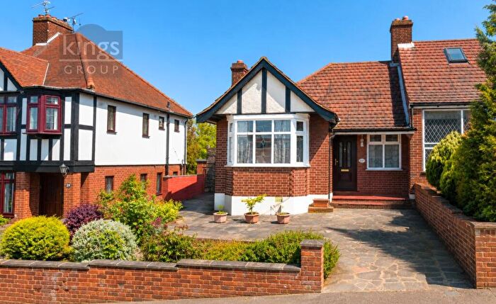 2 Bedroom Bungalow For Sale In Sunset Avenue, London, E4
