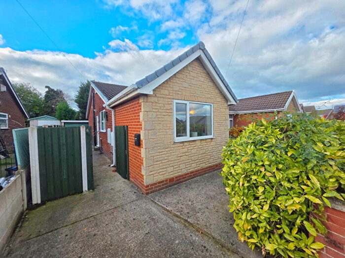3 Bedroom Semi-Detached Bungalow For Sale In Lime Grove, Barnsley, S71