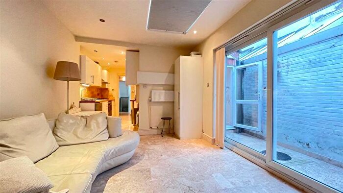 1 Bedroom Flat For Sale In Fortune Green Road, London, NW6