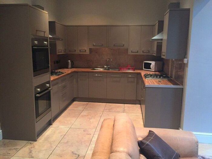 8 Bedroom House To Rent In Edmund Road, Sheffield, S2