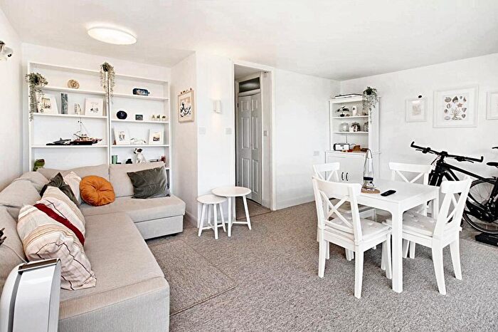 1 Bedroom Flat For Sale In Dawlish Warren, Dawlish, EX7