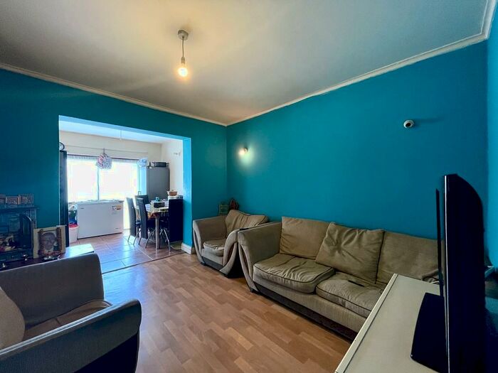 5 Bedroom Semi-Detached House To Rent In Lancelot Crescent, Wembley, HA0