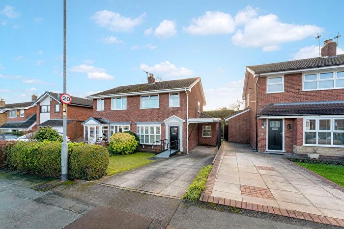3 Bedroom Semi-Detached House For Sale In Alderton Drive, Ashton-In-Makerfield, WN4