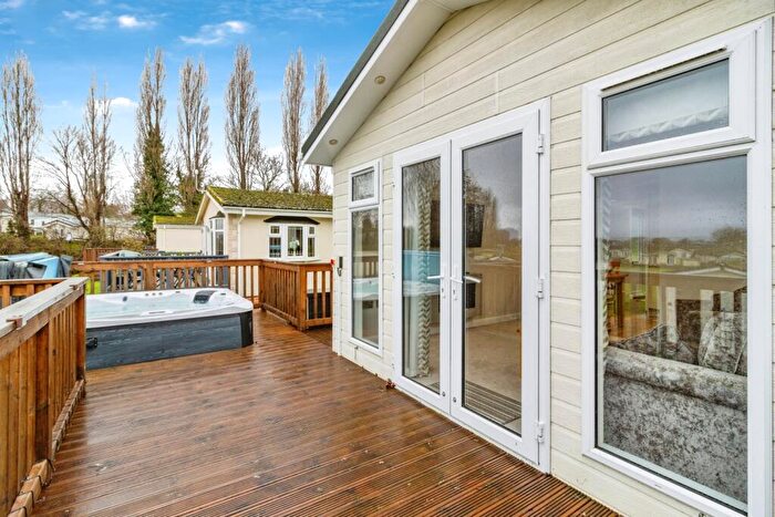 2 Bedroom Mobile Home For Sale In Warren Road, Hazelwood Park, Dawlish Warren, Dawlish, EX7