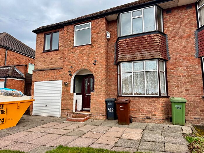 4 Bedroom Semi-Detached House To Rent In Valley Road, Solihull, B92