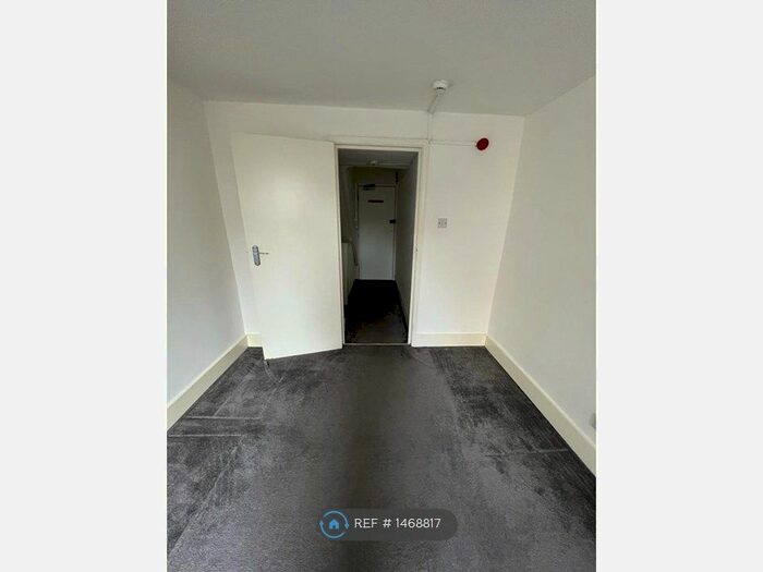 1 Bedroom Flat To Rent In Station Road, London, SE25