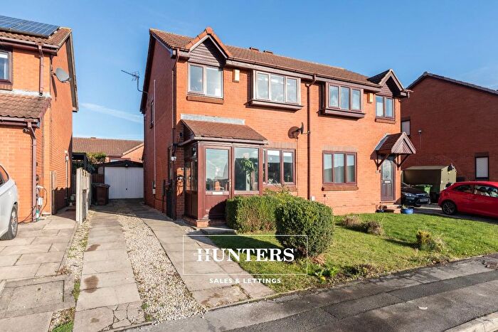 3 Bedroom Semi Detached House For Sale In Brockadale Avenue, Pontefract, WF8