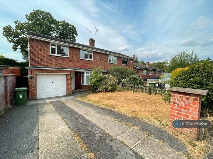 3 Bedroom Semi-Detached House To Rent In Ashdown Close, Chandler's Ford, Eastleigh, SO53