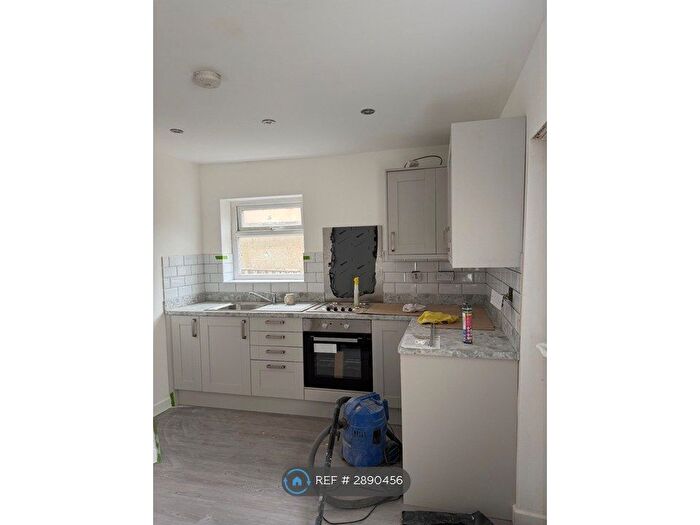 3 Bedroom Semi-detached House To Rent In Haworth Road, Bradford, BD9