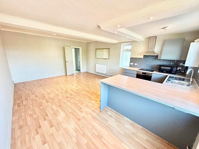 2 Bedroom Flat To Rent In Harley Court, Wanstead, E11