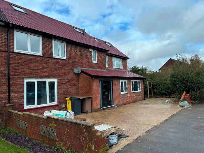 7 Bedroom Semi-Detached House To Rent In Rockley Road, Luton, LU1