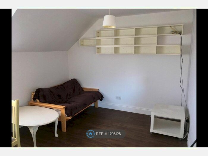 1 Bedroom Maisonette To Rent In Knights Manor Way, Dartford, DA1