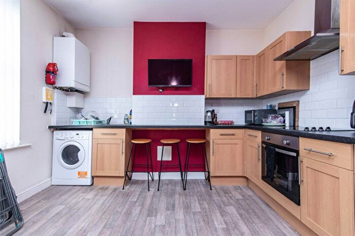 3 Bedroom Apartment To Rent In Bentinck Road, NG7