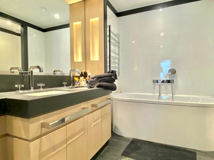 2 Bedroom Flat To Rent In Viaduct Gardens, Nine Elms, London, SW11