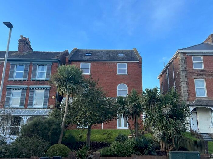 2 Bedroom Flat To Rent In Old Tiverton Road, Exeter, EX4