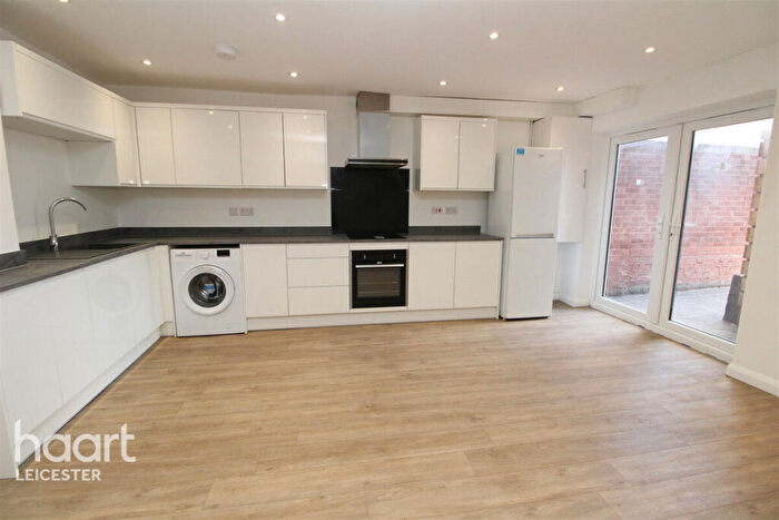 3 Bedroom Apartment To Rent In Norfolk Street, Leicester, LE3