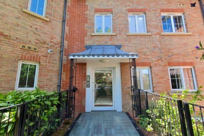 3 Bedroom Penthouse To Rent In Nunwell Street, Sandown, PO36