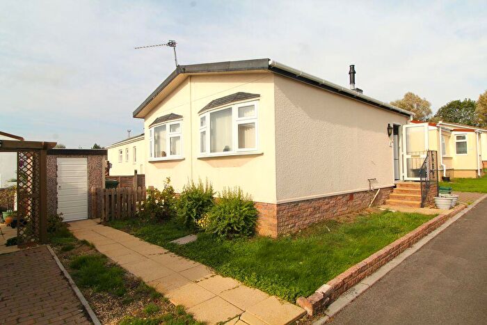 1 Bedroom Park Home For Sale In Woodlands Park, Almondsbury, BS32
