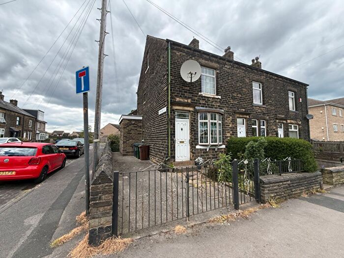 3 Bedroom End Of Terrace House For Sale In Dick Lane, Bradford, BD4
