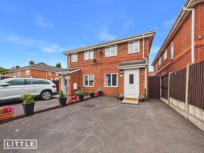 3 Bedroom Semi Detached House For Sale In Lancaster Avenue, Whiston, L35