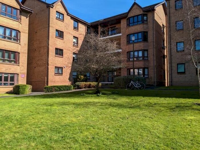 3 Bedroom Flat To Rent In Craigend Park, The Inch, Edinburgh, EH16