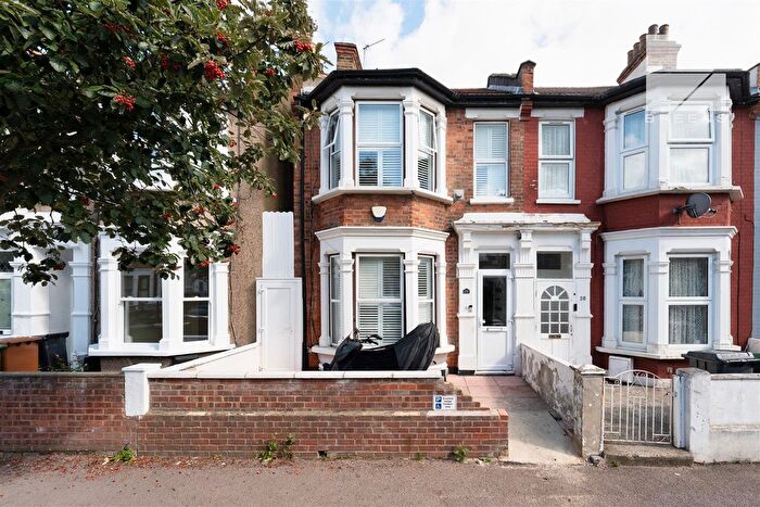 3 Bedroom Property For Sale In Leasowes Road, London, E10