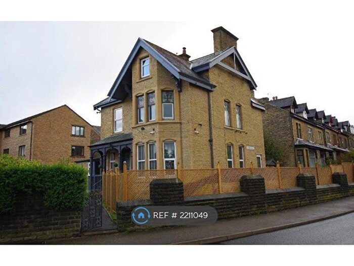Studio To Rent In Leylands Lane, Bradford, BD9