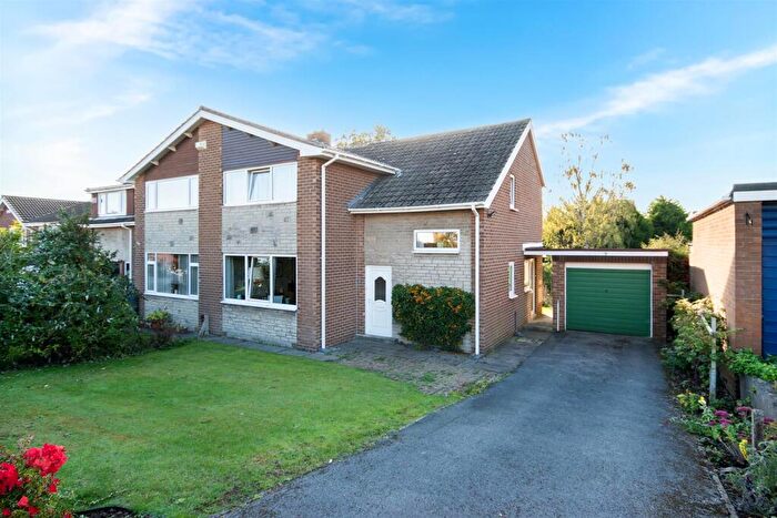 3 Bedroom Semi Detached House For Sale In Middle Drive, Moorgate, Rotherham, S60