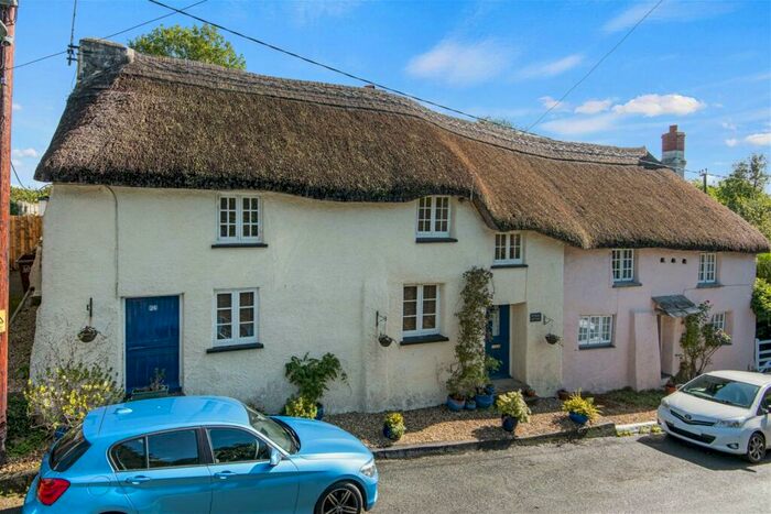 4 Bedroom Cottage For Sale In Vicarage Hill, Holbeton, Devon, PL8