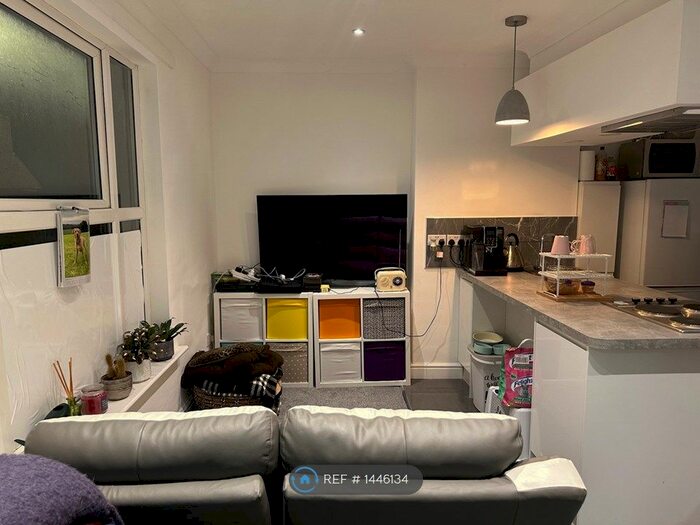 1 Bedroom Flat To Rent In Trench Road, Telford, TF2