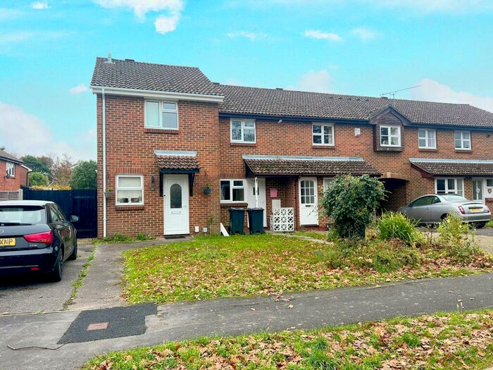 2 Bedroom House To Rent In Tempest Estate, Waterlooville, PO7