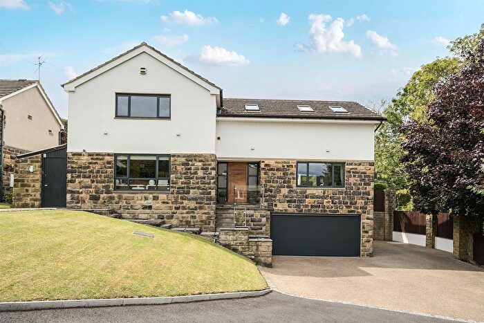 4 Bedroom Detached House For Sale In Oakdale Glen, Harrogate, HG1