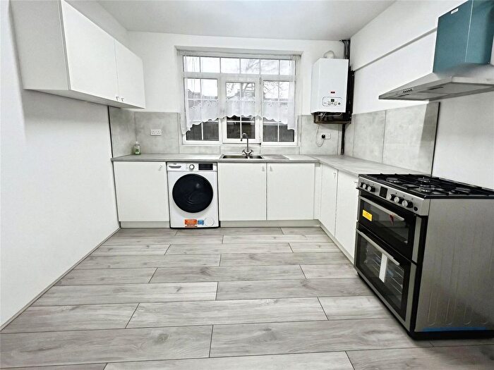 3 Bedroom Detached House To Rent In Whippendell Road, Watford, Hertfordshire, WD18