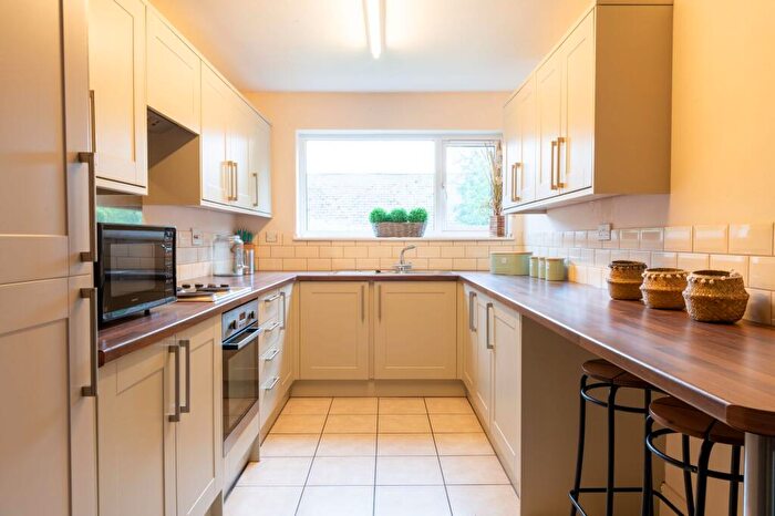 5 Bedroom House To Rent In Courtenay Street, Cheltenham, GL50