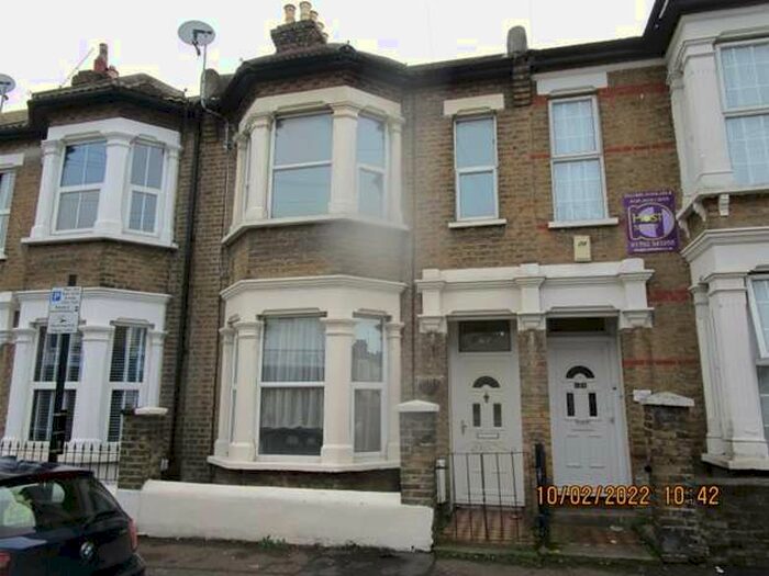 5 Bedroom Terraced House To Rent In Queens Road, Southend On Sea, SS1
