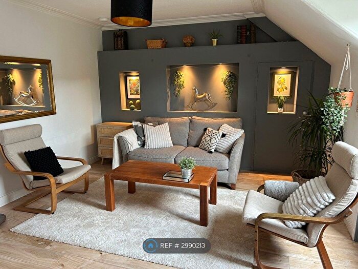 2 Bedroom Flat To Rent In Lothian St, Hawick, TD9