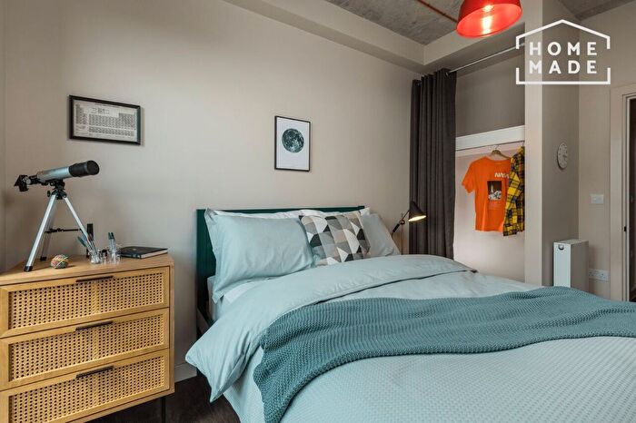 4 Bedroom Flat To Rent In The Robinson, Wembley, HA9