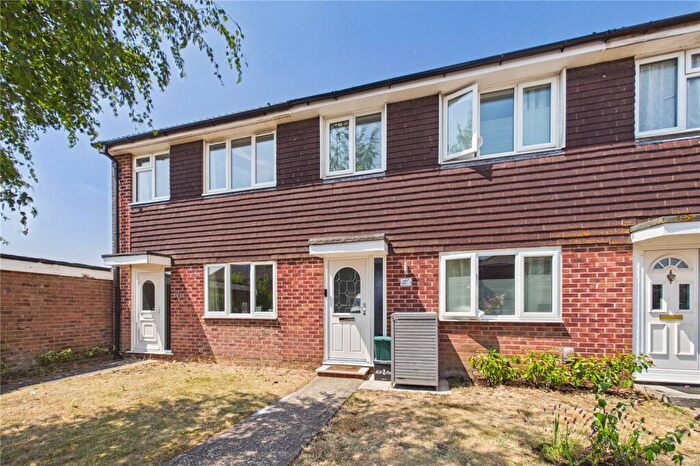 3 Bedroom Terraced House For Sale In Robertsfield, Thatcham, Berkshire, RG19