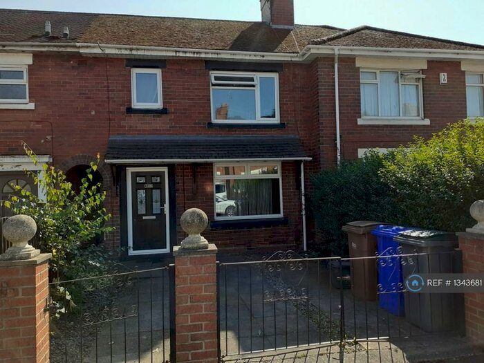3 Bedroom Semi-Detached House To Rent In Gordon Road, Stoke On Trent, ST6