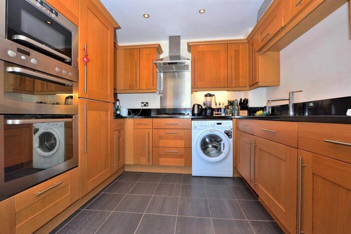 1 Bedroom Flat To Rent In Cottage Close, Harrow On The Hill HA2