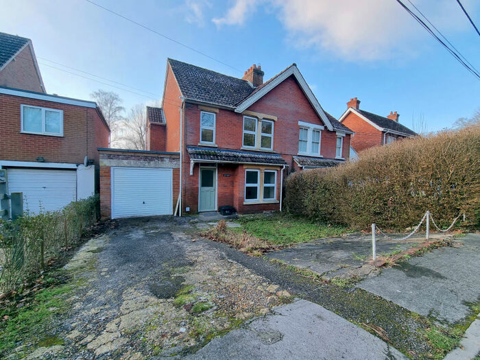 3 Bedroom House To Rent In Marshmead Close, Clarendon, Salisbury, SP5