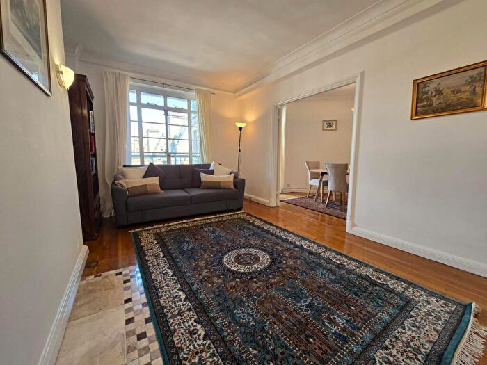 2 Bedroom Apartment To Rent In Dorset House, Baker Street, London, NW1