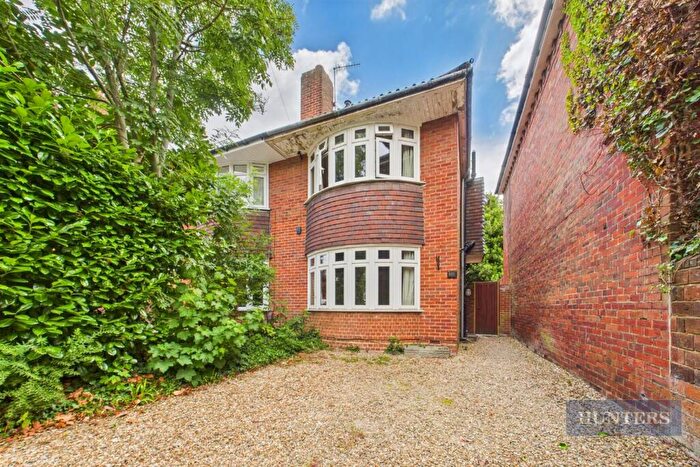 4 Bedroom House To Rent In Hill Lane, Southampton, SO15